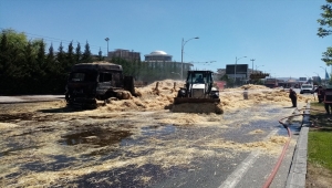 Malatya'da saman yüklü tır yandı