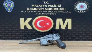 Malatya'da tarihi eser niteliği taşıdığı değerlendirilen yarı otomatik tabanca ele geçirildi
