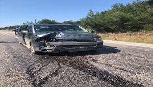 Manisa'da minibüs otomobile çarptı: 1 ölü, 1 yaralı