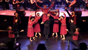Mersin Devlet Opera ve Balesi, "Yerelden Evrensele" eseriyle sanatseverlerle buluştu
