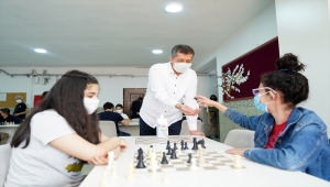 Milli Eğitim Bakanı Selçuk, İzzet Latif Aras İlkokulu ve Ortaokulu'nda öğrencilerin etkinliklerine katıldı: