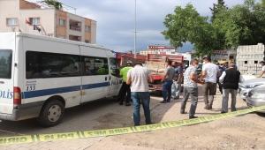 Osmaniye'de geri manevra yapan kamyonetin altında kalan kadın hayatını kaybetti