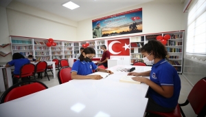 Şehit eşinin adını ortaokulda oluşturduğu kütüphanede yaşatıyor