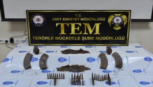 Siirt'te toprağa gömülü 2 el bombası, 4 şarjör ve 468 fişek bulundu