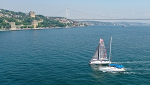 Teknesiyle ufukları aşan yelkenci, Türk denizlerini boydan boya geziyor