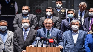 Ticaret Bakanı Mehmet Muş, Mersin'de gümrük çalışmalarına ilişkin bilgi verdi: