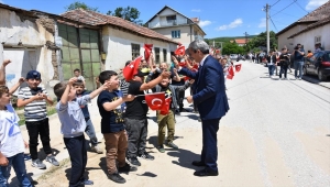 TİKA'dan Sırbistan'da Türk ailelerin de yaşadığı köye çöp kamyonu ve sera yardımı