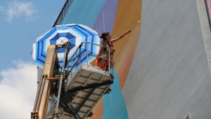 "Turizmin başkenti" Antalya'da duvarlar "mural art" ile renkleniyor