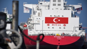 Türkiye'nin ilk FSRU gemisi Ertuğrul Gazi'ye ilk LNG nakli başladı