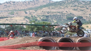 Türkiye Süper Enduro Şampiyonası 2. ayak yarışı, İzmir'in Bergama ilçesinde yapıldı
