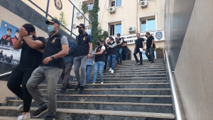 "Ucuz araba" vaadiyle 90 milyon liralık dolandırıcılık yapan şüphelilerin, çiftlik kurdukları ortaya çıktı