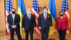 Ukrayna Dışişleri Bakanı Kuleba, ABD'li senatörlerle görüştü