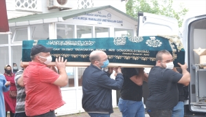 Yangında hayatını kaybeden anne ve oğlunun cenazeleri toprağa verildi 