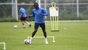 Adana Demirsporlu forvet Pa Dibba, taraftarlarını Süper Lig'de gururlandıracaklarını söyledi
