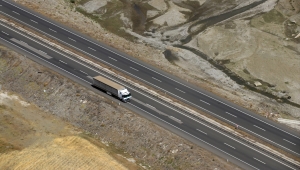 Ağrı Valisi Varol, helikopterle Ağrı-İran kara yolunda bayram trafiğini denetledi