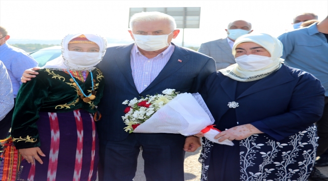 AK Parti Genel Başkanvekili Binali Yıldırım, Sivas'ta adının verildiği bulvarın açılışını yaptı