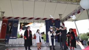 Ankara Üniversitesi Tıp Fakültesi yeni mezunlarını verdi