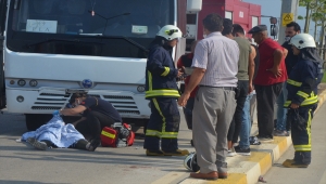 Antalya'da midibüs ile motosiklet çarpıştı: 1 ölü, 1 yaralı