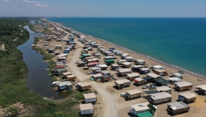 Antalya'nın geleneksel "çardaklı tatili" ilgi görmeye devam ediyor