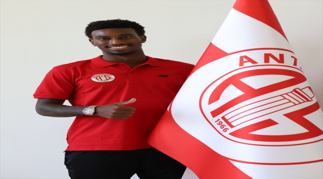 Antalyaspor, ABD'li futbolcu Haji Wright ile sözleşme imzaladı