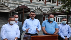 Bakan Kurum, bayram namazının ardından Rize'deki sel ve heyelan sonrası çalışmaları değerlendirdi: