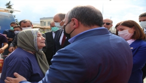 Bakan Varank, Kapıkule Sınır Kapısı'nda ana vatana gelen gurbetçileri karşıladı: