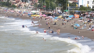 "Batı Karadeniz'in incisi" Akçakoca'da tatilci yoğunluğu devam etti