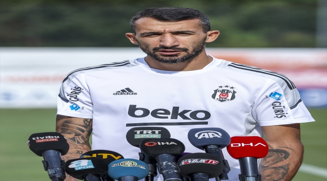 Beşiktaş'ın yeni transferi Mehmet Topal: "20 yaşındaki gibi heyecanlıyım"