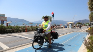 Bisikletle Türkiye'de turuna çıkan Kazak sporcu Kushuyev, Marmaris'e ulaştı