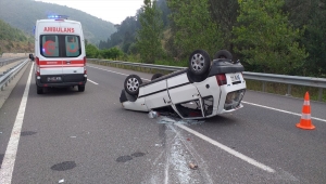 Bolu'da otomobil devrildi: 5 yaralı