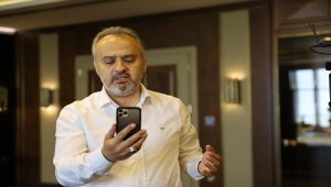 Bursa Büyükşehir Belediye Başkanı Alinur Aktaş, Manavgat'ta evi yanan Gülsüm Uysal'la görüştü