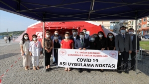 Çanakkale'de İskele Meydanı'nda Kovid-19 aşı uygulanmasına başlandı