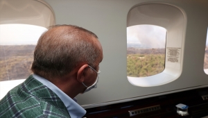 Cumhurbaşkanı Erdoğan, Antalya'da orman yangınlarının yaşandığı bölgeleri helikopterden inceledi