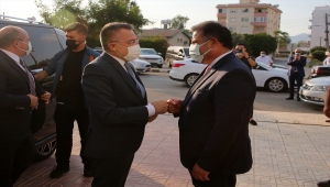 Cumhurbaşkanı Yardımcısı Oktay, KKTC Başbakanı Saner'i ziyaret etti