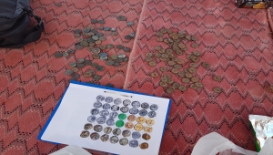 Diyarbakır'da 143 sikkeyi satmak isteyen 4 kişi suçüstü yakalandı