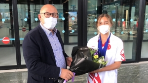 Dünya serbest dalış rekortmeni milli sporcu Şahika Ercümen, yurda döndü