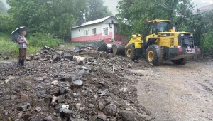 Düzce'de şiddetli sağanak su baskınlarına yol açtı