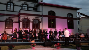 Edirne'de salgın nedeniyle ara verilen konserler "Balkan ezgileriyle" yeniden başladı