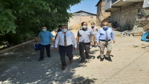 Elazığ'da 101 yaşındaki Nezaket nineye talebi üzerine ikinci doz Kovid-19 aşısı yapıldı 