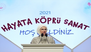 Emine Erdoğan, devlet korumasındaki çocukların hazırladığı tiyatro gösterisini izledi:
