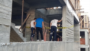 Erzincan'da bir inşaat bekçisi inşaatın asansör boşluğunda ölü bulundu