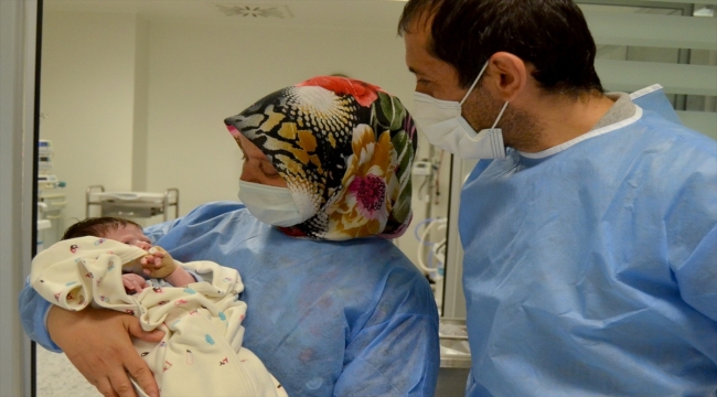 Erzurum'da mide kanaması geçiren bebek, KTÜ Farabi Hastanesindeki tedavisinin ardından sağlığına kavuştu