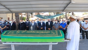 Eski İzmir Valisi Mustafa Toprak'ın vefat eden babası, memleketi Erzincan'da toprağa verildi
