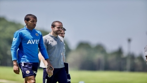 Fenerbahçe'nin Brezilyalı orta saha oyuncusu Luiz Gustavo, şampiyonluğa inanıyor: