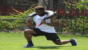 Gençlerbirliği'nin yeni transferi Kazenga LuaLua: "Hedefim, takımı Süper Lig'e tekrar taşımak"