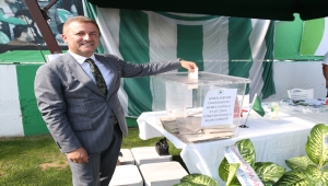 Giresunspor Olağanüstü Genel Kurulu'nda kulüp başkanlığına yeniden Karaahmet seçildi