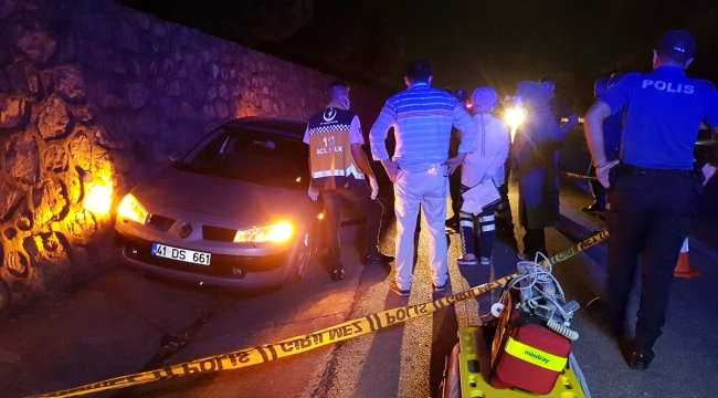 GÜNCELLEME 2 - Kocaeli'de seyir halindeyken silahlı saldırıya uğrayan sürücü öldü