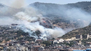 GÜNCELLEME - Hatay'da ormanlık alanda çıkan yangın bazı yerleşim yerlerine sıçradı