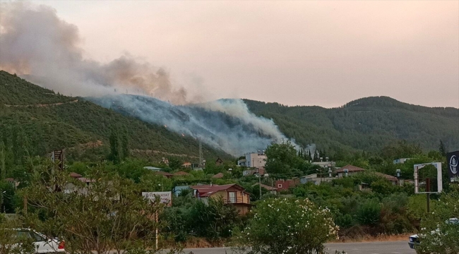 GÜNCELLEME - Osmaniye'de çıkan ikinci orman yangınına müdahale sürüyor