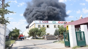 GÜNCELLEME - Tekirdağ'da geri dönüşüm fabrikasında çıkan yangın söndürüldü